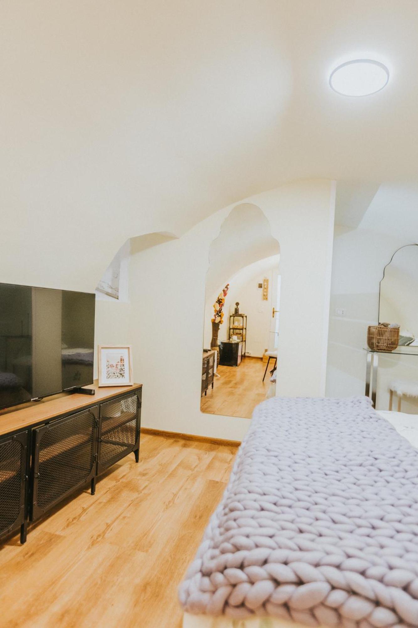 Locart -Cozy Downtown Apartment, Near Black Church With Free Wi-Fi Брашов Экстерьер фото